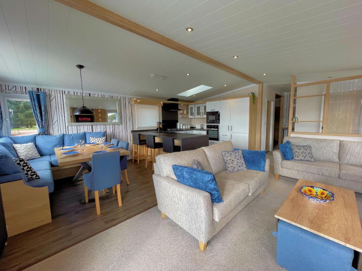 Luxury Lakeside Lodge With Htub Beautiful Views แอนนัน ภายนอก รูปภาพ