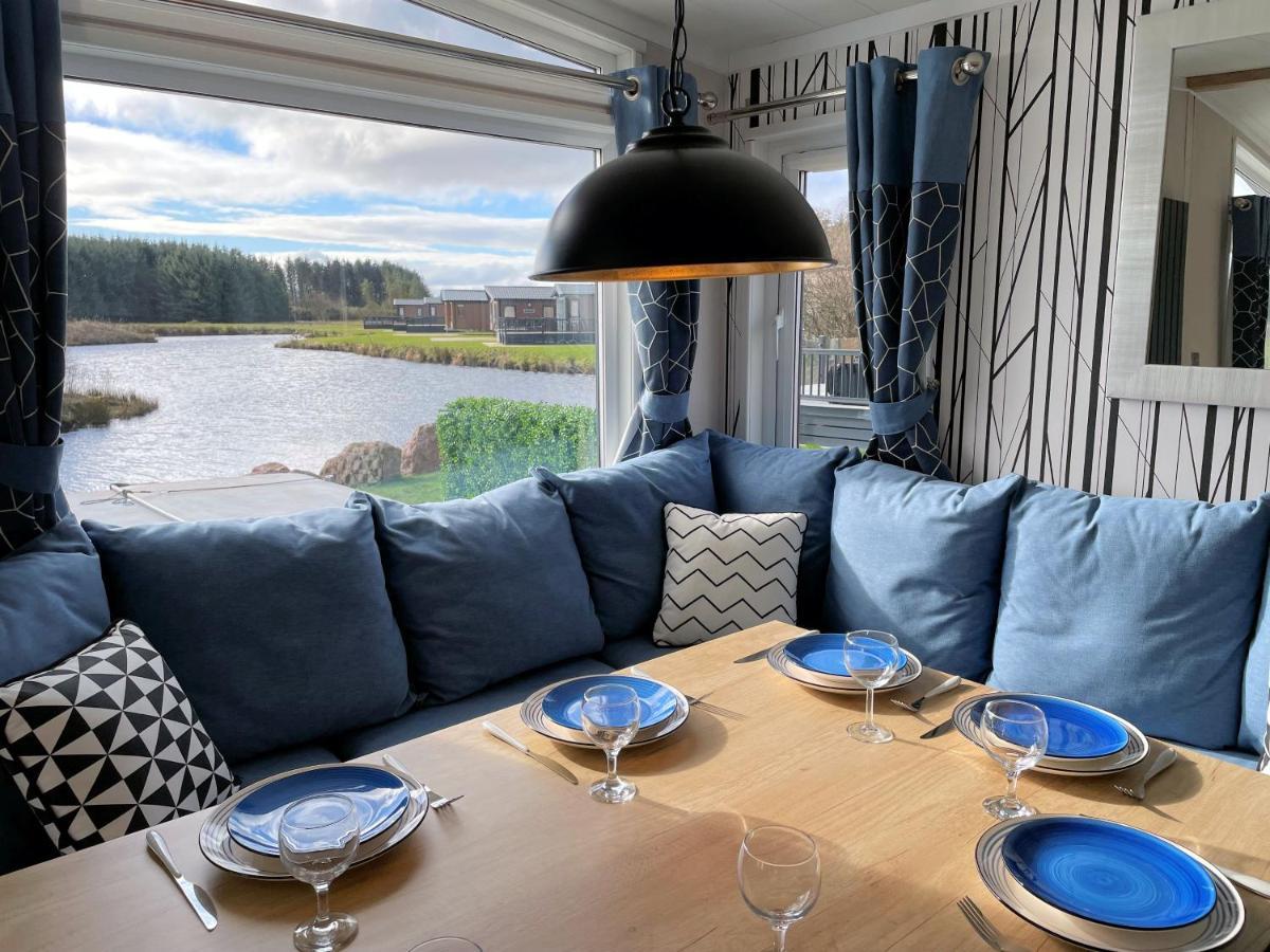 Luxury Lakeside Lodge With Htub Beautiful Views แอนนัน ภายนอก รูปภาพ